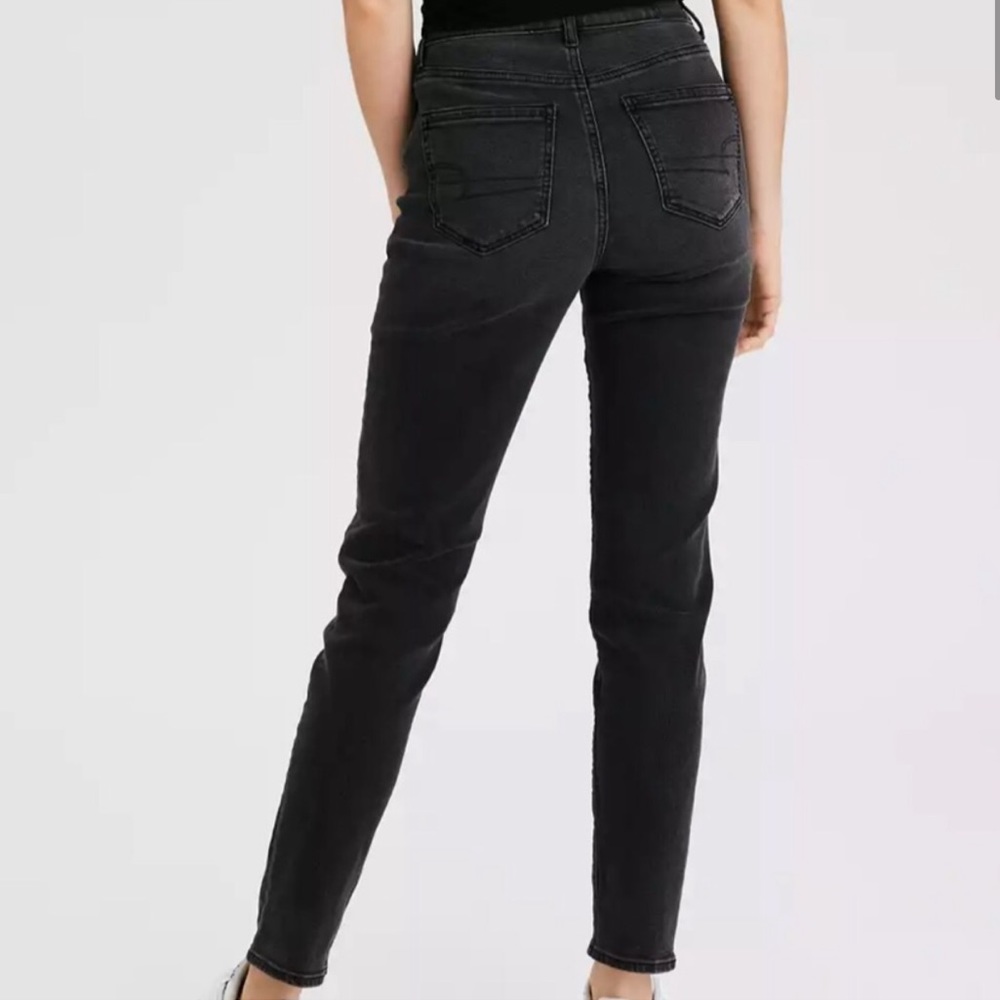 American Eagle - Black Mom Jeans 📸 - Picture 2 of 5